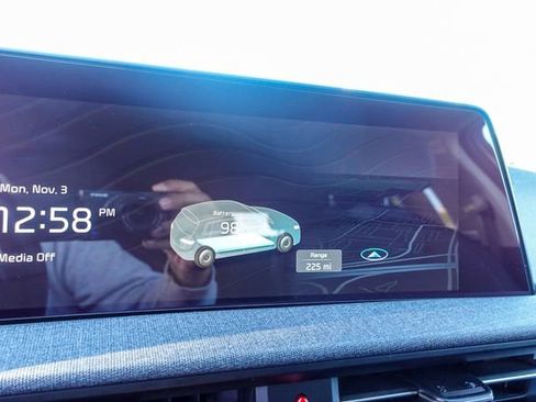 Used 2022 Kia EV6 Light image 18