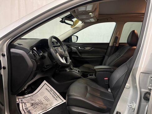 Used 2017 Nissan Rogue SL w/ SL Premium Package image 21