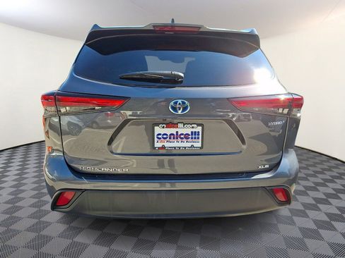 Used 2023 Toyota Highlander XLE FWD image 5