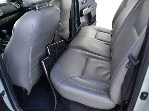 Used 2022 Toyota Tacoma TRD Sport image 16