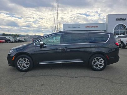Used 2023 Chrysler Pacifica Limited