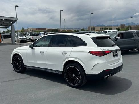 Used 2024 Mercedes-Benz GLC 300 4MATIC image 3