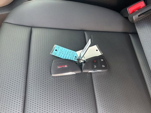 New 2026 GMC Canyon Denali image 38