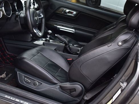 Used 2016 Ford Mustang Premium image 15