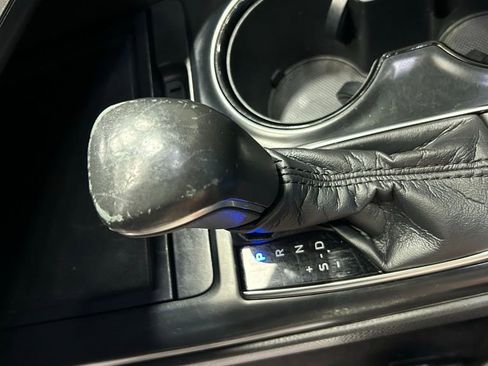 Used 2020 Toyota Camry SE w/ Convenience Package image 15