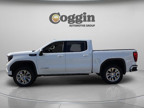 Used 2022 GMC Sierra 1500 AT4X image 3