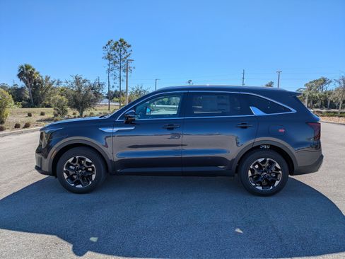 New 2026 Kia Sorento S w/ S Panoramic Sunroof Package FWD image 8
