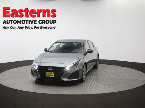 Used 2025 Nissan Altima 2.5 SV FWD image 53