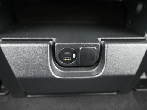 Used 2023 Ford F150 XLT AWD/4WD image 14