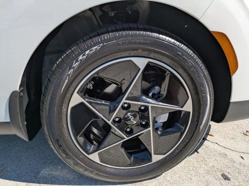 Used 2025 Kia Soul EX image 10