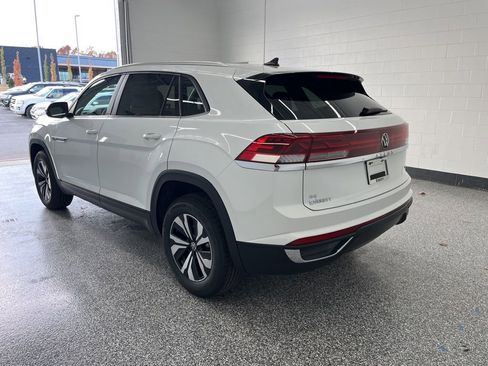 New 2026 Volkswagen Atlas Cross Sport SE AWD/4WD image 3
