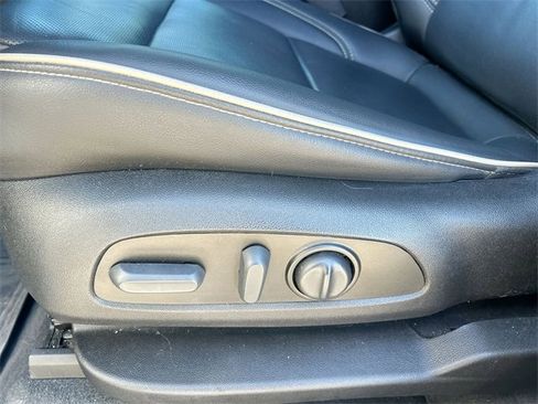 Certified 2023 Chevrolet Traverse Premier w/ Redline Edition image 16