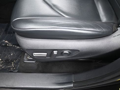 Used 2021 Toyota Highlander XLE image 15