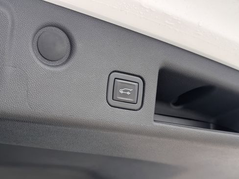 Used 2022 Chevrolet Equinox LT image 40