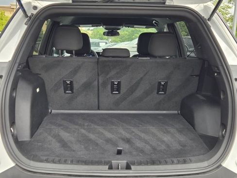 Used 2025 Chevrolet Equinox LT FWD image 12