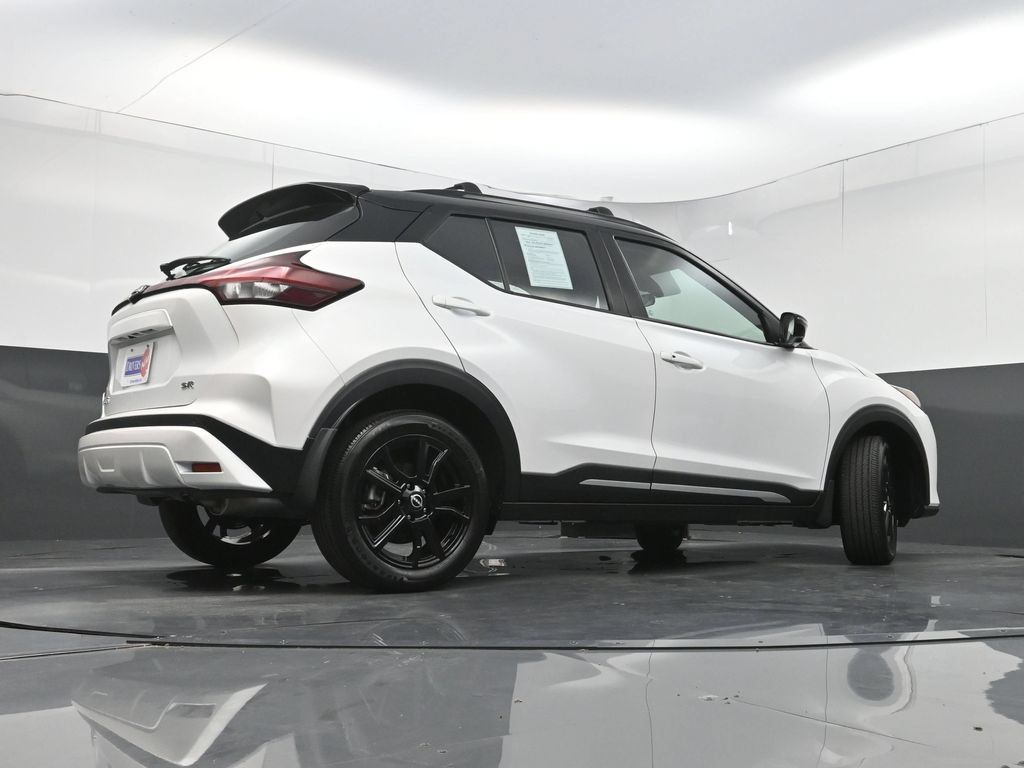 Used 2024 Nissan Kicks SR FWD image 28