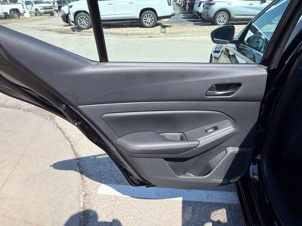 Used 2025 Nissan Altima 2.5 SV FWD image 16