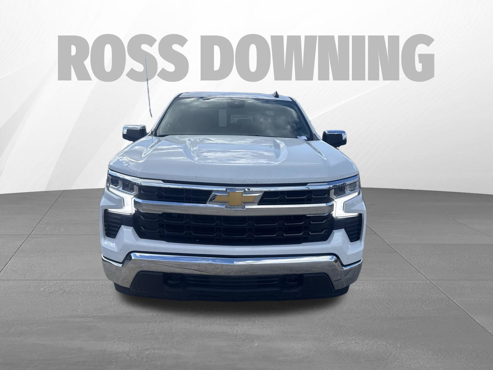 Used 2025 Chevrolet Silverado 1500 LT AWD/4WD image 2