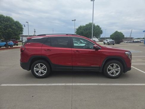 Used 2022 GMC Terrain SLE w/ Driver Convenience Package AWD/4WD image 13