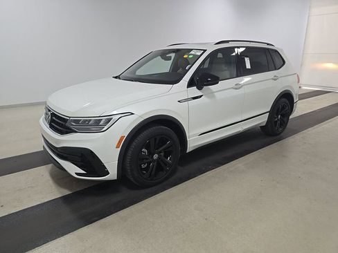 Used 2024 Volkswagen Tiguan SE R-Line AWD/4WD image 1