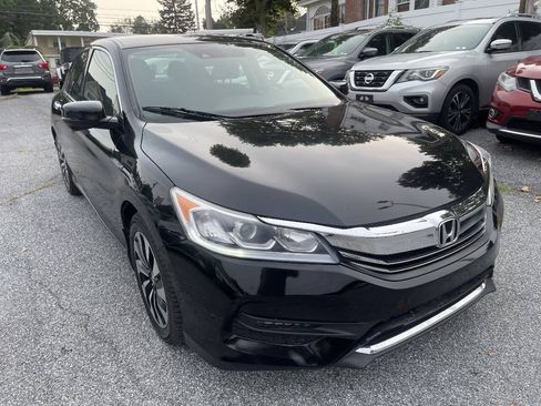 Used 2017 Honda Accord Hybrid Sedan image 3