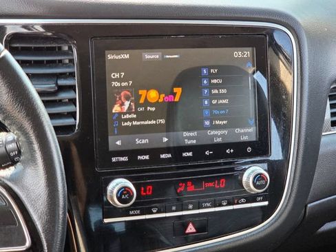 Used 2020 Mitsubishi Outlander FWD image 23