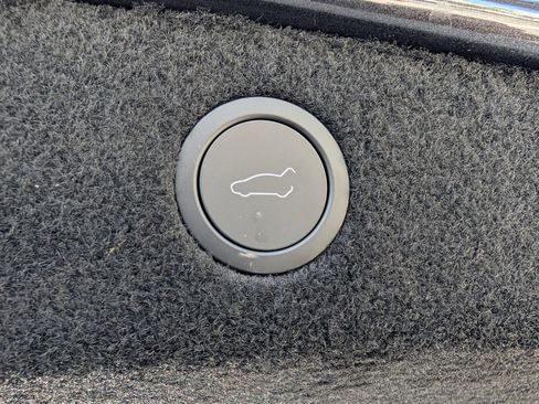 Used 2025 Tesla Model 3 image 17