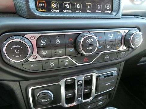 Used 2023 Jeep Gladiator Sport AWD/4WD image 30