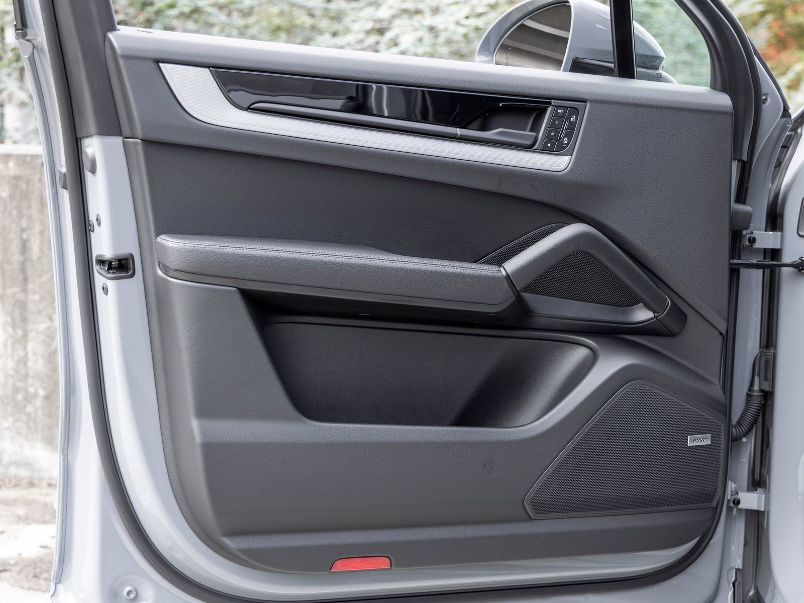 Certified 2026 Porsche Cayenne AWD/4WD image 25