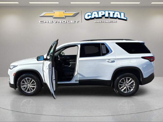 Used 2023 Chevrolet Traverse LT FWD image 9