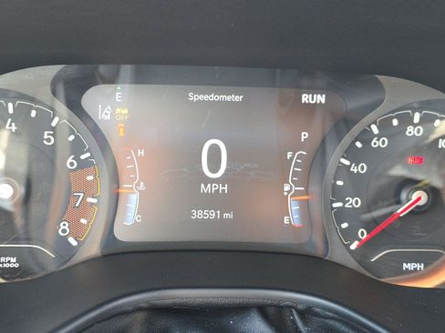 Used 2023 Jeep Compass Latitude AWD/4WD image 3