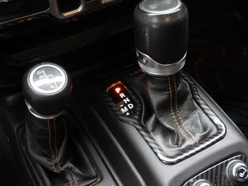 Used 2022 Jeep Wrangler Unlimited Sahara AWD/4WD image 26