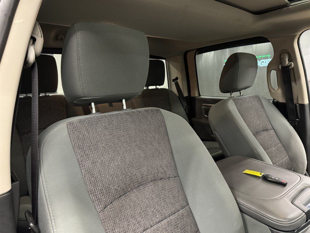 Used 2013 RAM 2500 SLT w/ Luxury Group AWD/4WD image 38