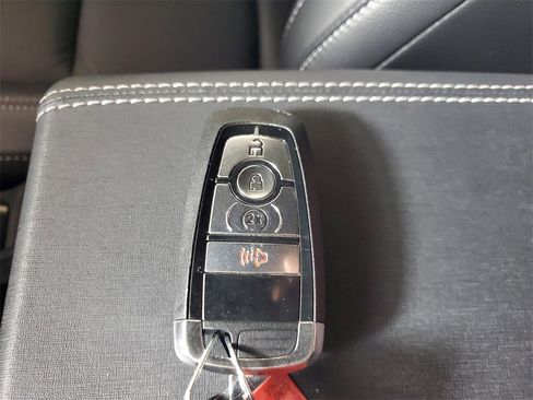 Used 2025 Ford Bronco Outer Banks image 27