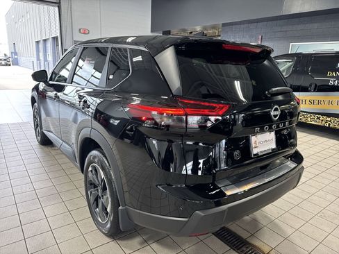 Certified 2026 Nissan Rogue SV w/ Cold Weather Package AWD/4WD image 39