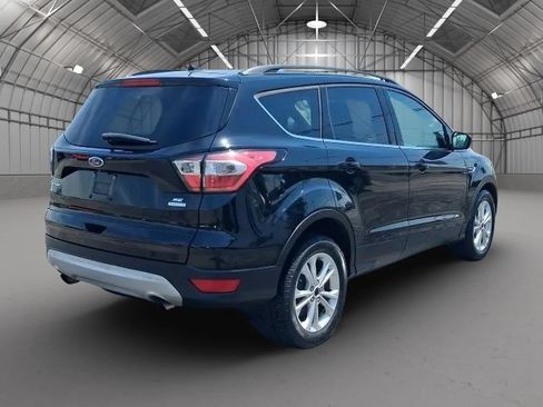 Used 2017 Ford Escape SE w/ Equipment Group 201A FWD image 5