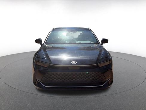 Used 2025 Toyota Crown XLE image 7