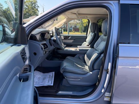 Used 2020 Lincoln Navigator Black Label AWD/4WD image 10