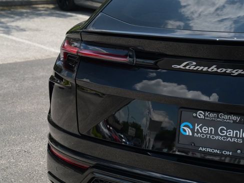 Used 2022 Lamborghini Urus AWD/4WD image 17