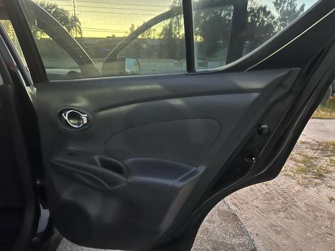 Used 2013 Nissan Versa 1.6 S Plus 4dr Sedan image 11