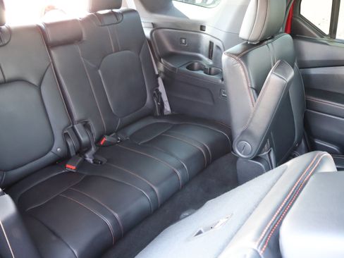 Used 2025 Honda Pilot TrailSport image 15