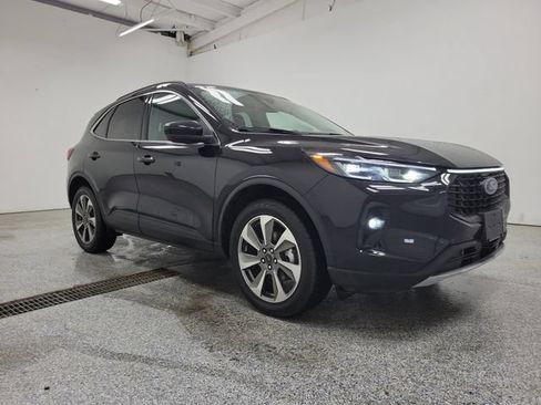 Certified 2025 Ford Escape Platinum AWD/4WD image 2