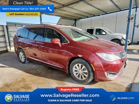 Used 2019 Chrysler Pacifica Touring-L image 5