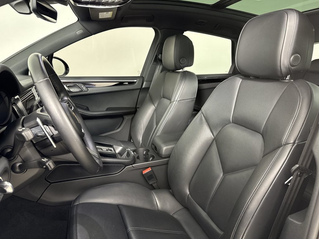 Certified 2024 Porsche Macan w/ Premium Plus Package AWD/4WD image 5