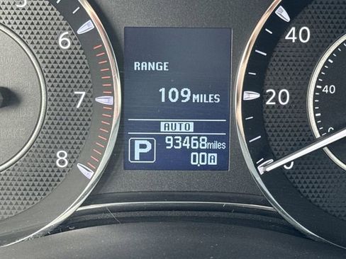 Used 2020 Nissan Armada SL image 28