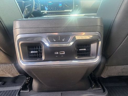 Used 2023 Chevrolet Silverado 1500 High Country w/ Technology Package AWD/4WD image 19