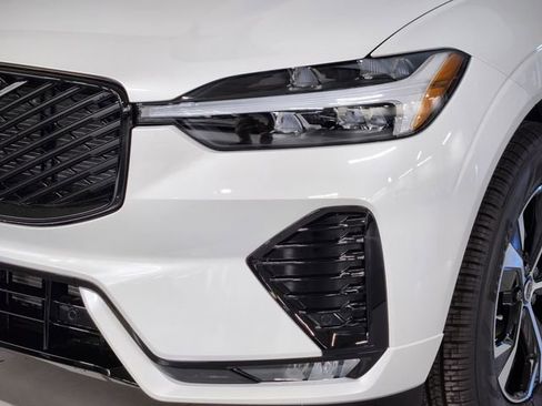 New 2026 Volvo XC60 B5 Core AWD/4WD image 12