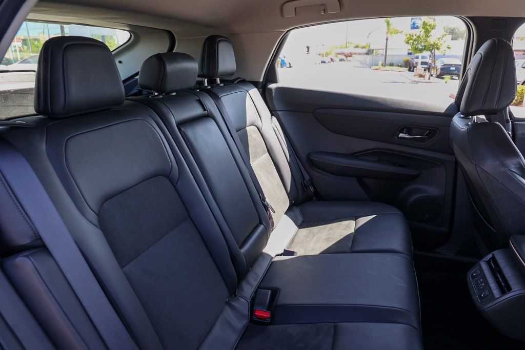 Used 2024 Nissan Ariya AWD image 19