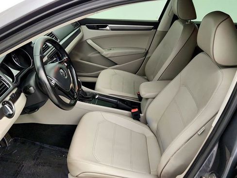 Used 2016 Volkswagen Passat 1.8T R-Line FWD image 19