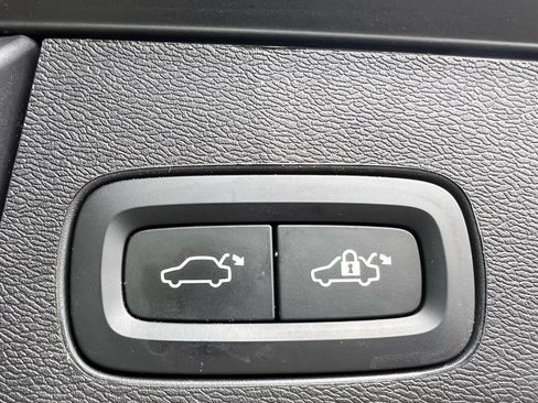 Certified 2023 Volvo XC60 B5 Plus w/ Climate Package AWD/4WD image 26
